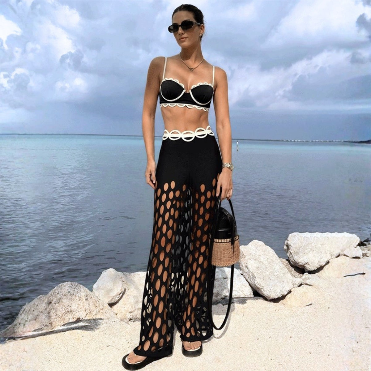 Kadın Dalgalı Biye Detaylı Bikini ve File Pantolon Seti, Üç Parça Premium Plaj Kombini