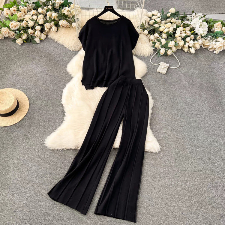 Yazlık Dokulu Triko T-Shirt ve Pileli Geniş Paça Pantolon İkili Takım