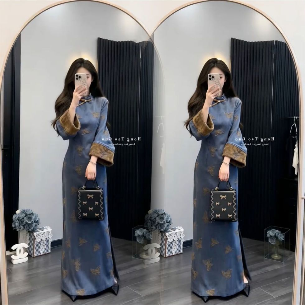 Kadın Lacivert Jakarlı Cheongsam Elbise – Uzun Kollu, Dar Kesim, Yırtmaçlı Retro Maxi Elbise