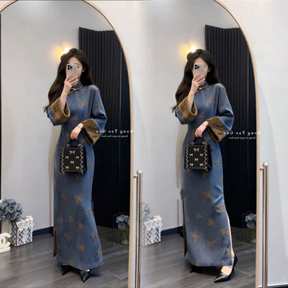 Kadın Lacivert Jakarlı Cheongsam Elbise – Uzun Kollu, Dar Kesim, Yırtmaçlı Retro Maxi Elbise