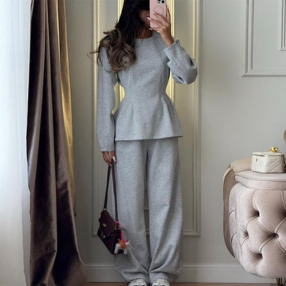 Kadın Triko Yakalı Uzun Kollu Bluz ve Geniş Paça Pantolon Takımı