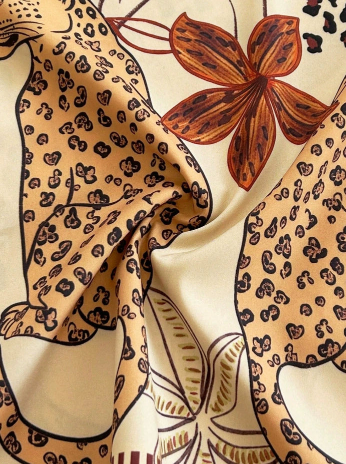 Kadın hayvan desenli mini elbise