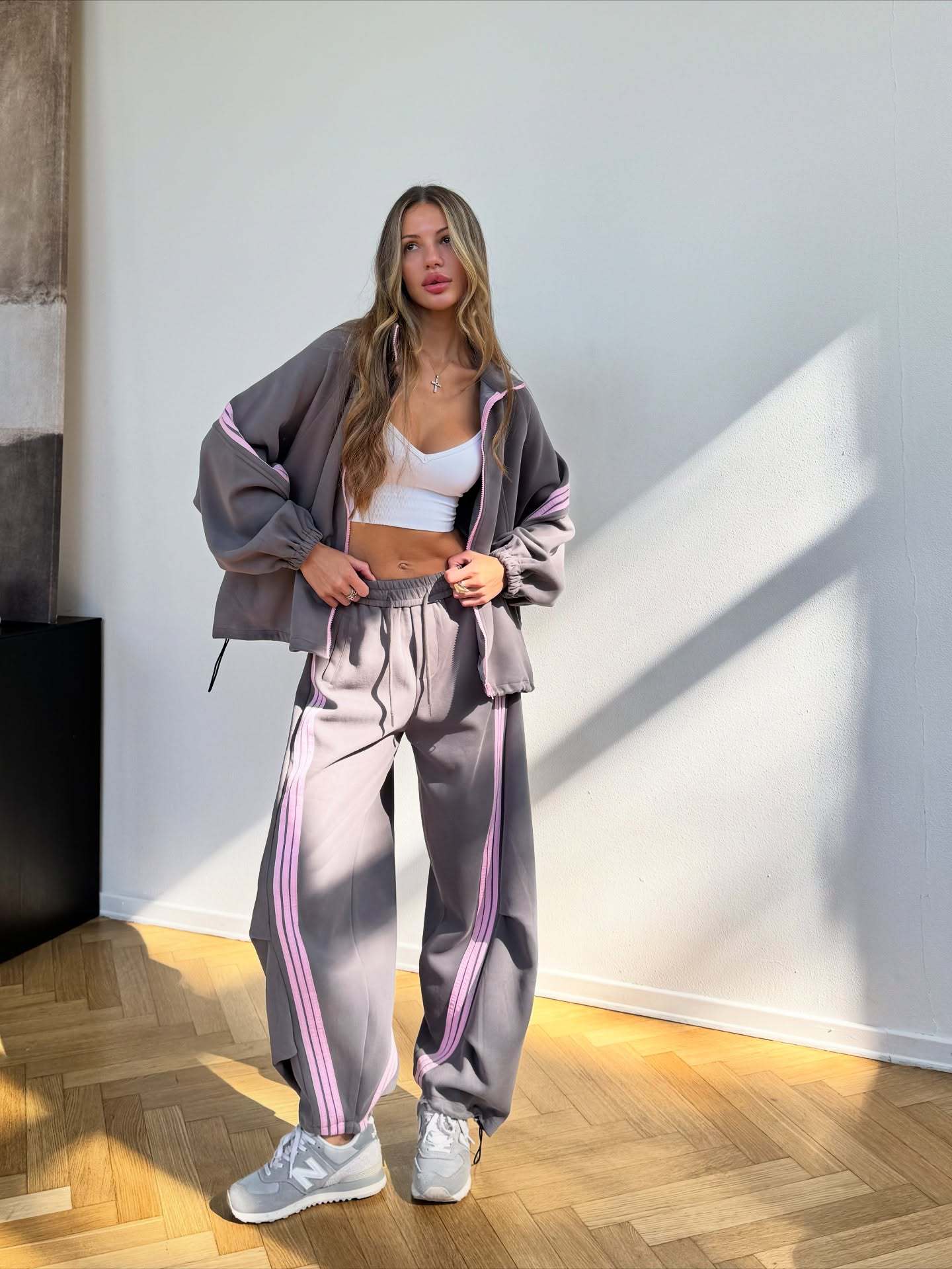 Kadın Pembe Şeritli Oversize Eşofman Takımı, Geniş Paça Baggy Alt ve Fermuarlı Ceket Set
