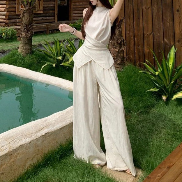 Kadın Bağlamalı Yelek ve Geniş Paçalı Vintage Pantolon Takımı