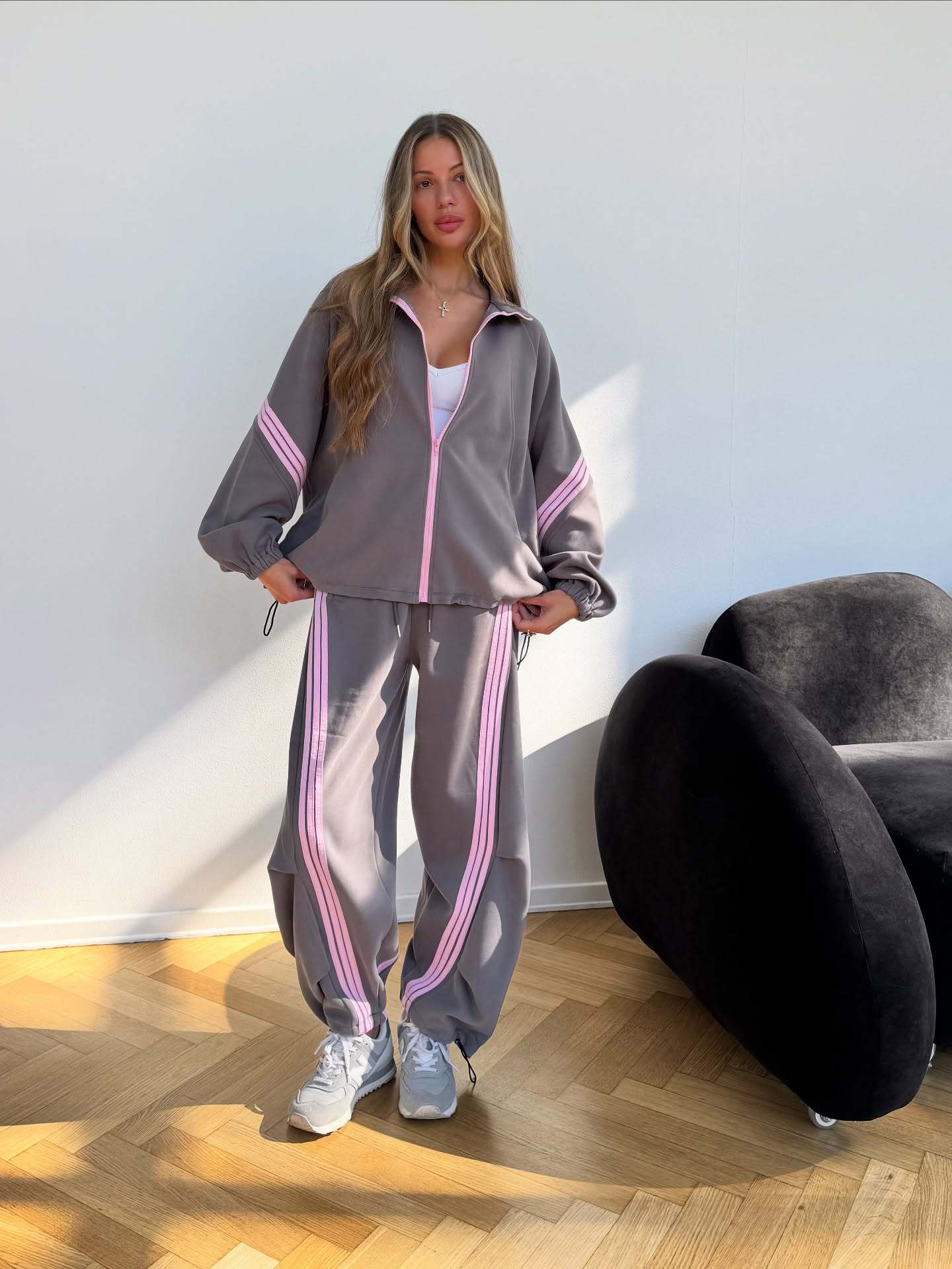 Kadın Pembe Şeritli Oversize Eşofman Takımı, Geniş Paça Baggy Alt ve Fermuarlı Ceket Set