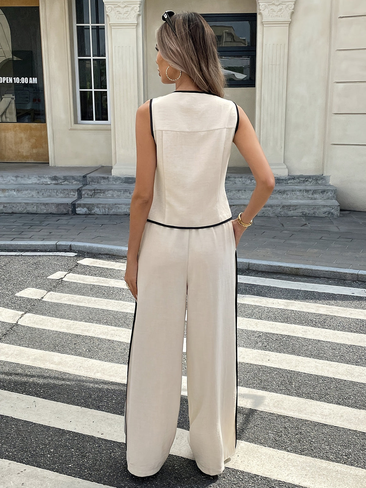 Women's Sleeveless High-Neck Blouse and Wide-Leg Trousers Two-Piece Set