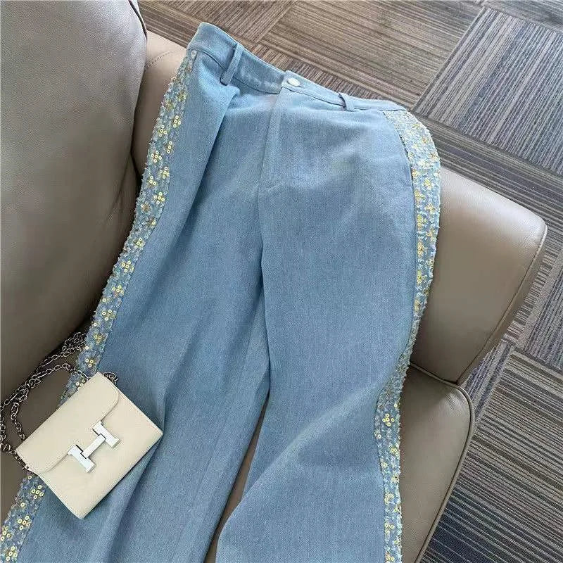 Kadın Mavi Desenli Ceket Pantolon Takım – Kısa Gömlek Yaka Ceket ve Dar Kesim Pantolon