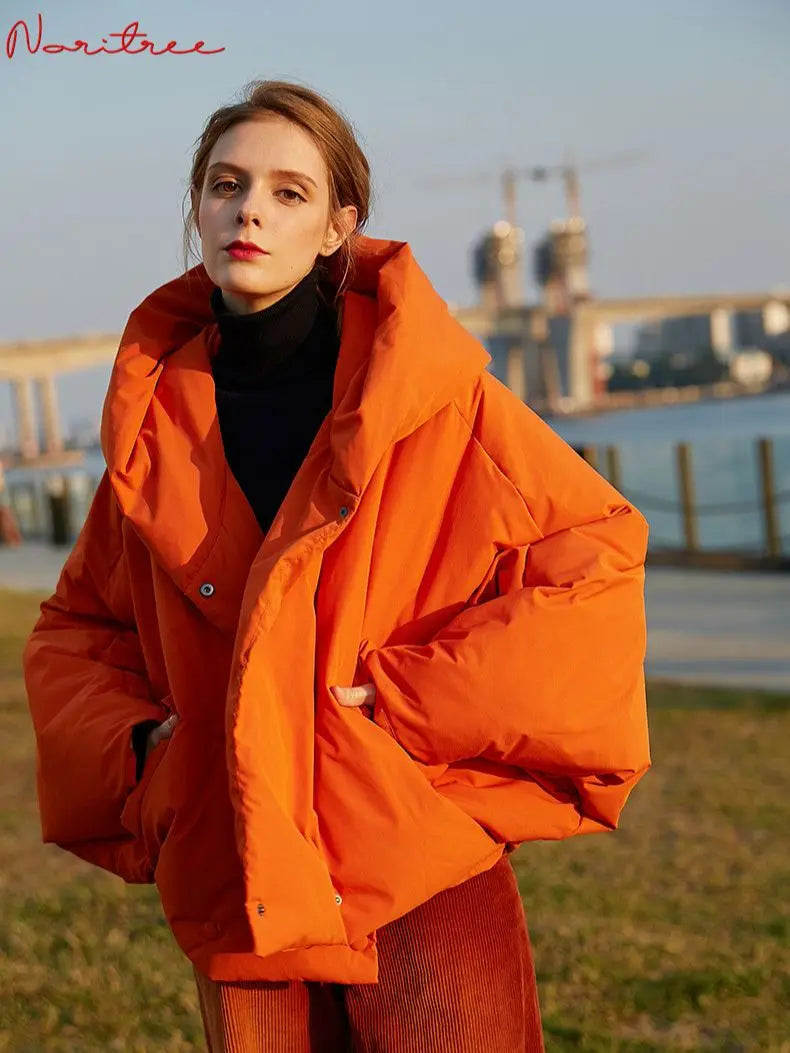 Kadın Kapüşonlu Oversize Şişme Mont – Kaz Tüyü Dolgulu, Bol Kesim Kışlık Parka