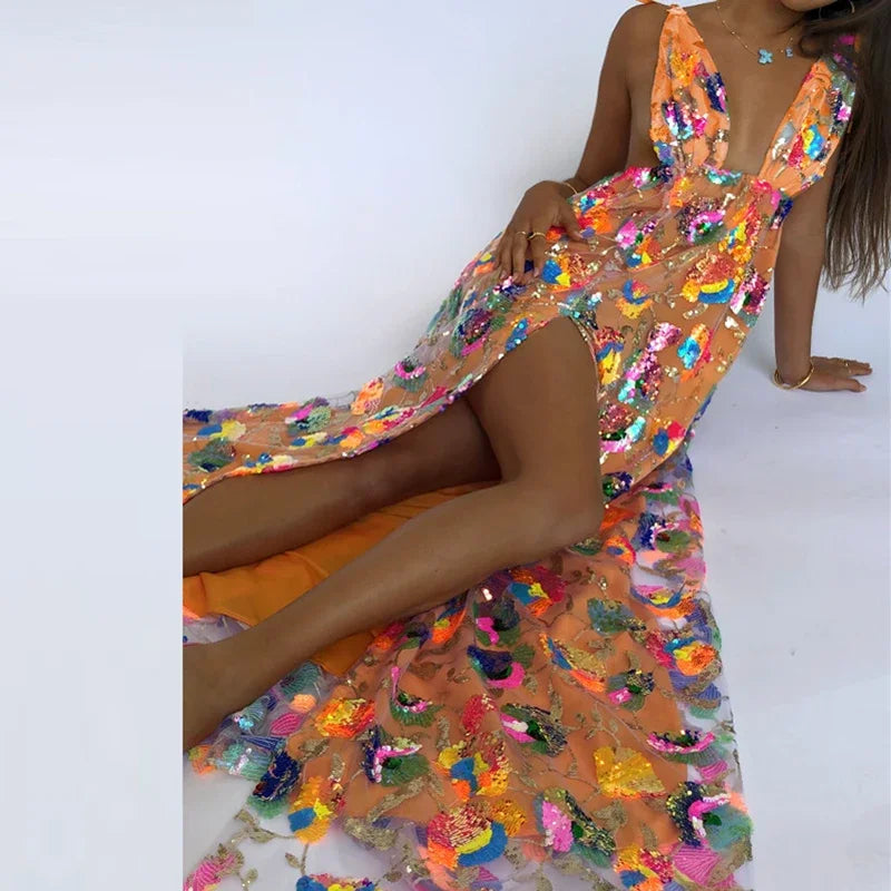 Kadın Ajurlu Pullu Çiçek Desenli V Yaka Sırt Dekolteli Davet Elbisesi