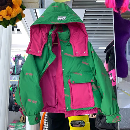 Kadın Yeşil Pembe Kapüşonlu Şişme Mont – Kaz Tüyü Dolgulu, Renk Bloklu Oversize Mont