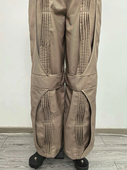 Pantolon paça ve kemer detayı