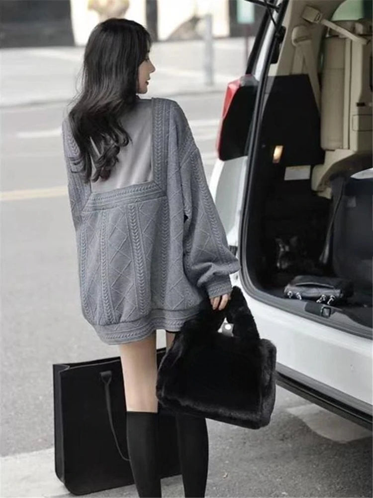 Kadın Gömlek Yakalı Oversize Sweatshirt – Kravat Detaylı, Katmanlı Görünüm Bol Kesim