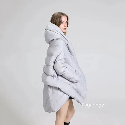 Kadın Şal Kesimli Kapüşonlu Şişme Mont – Kaz Tüyü Dolgulu, Asimetrik Oversize Parka