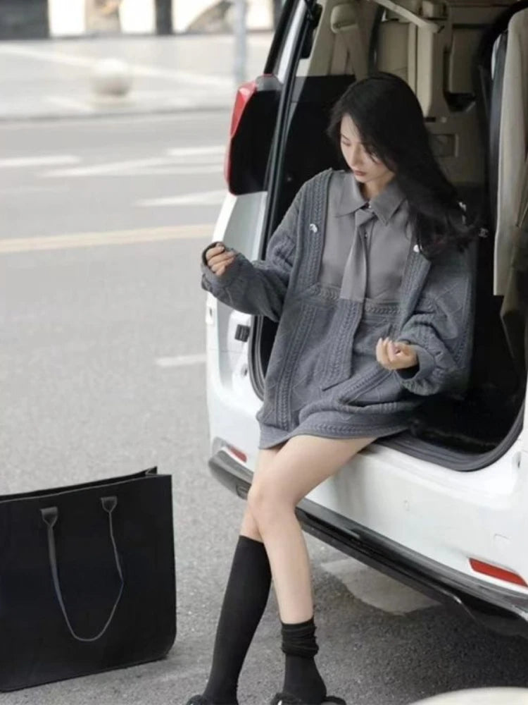 Kadın Gömlek Yakalı Oversize Sweatshirt – Kravat Detaylı, Katmanlı Görünüm Bol Kesim